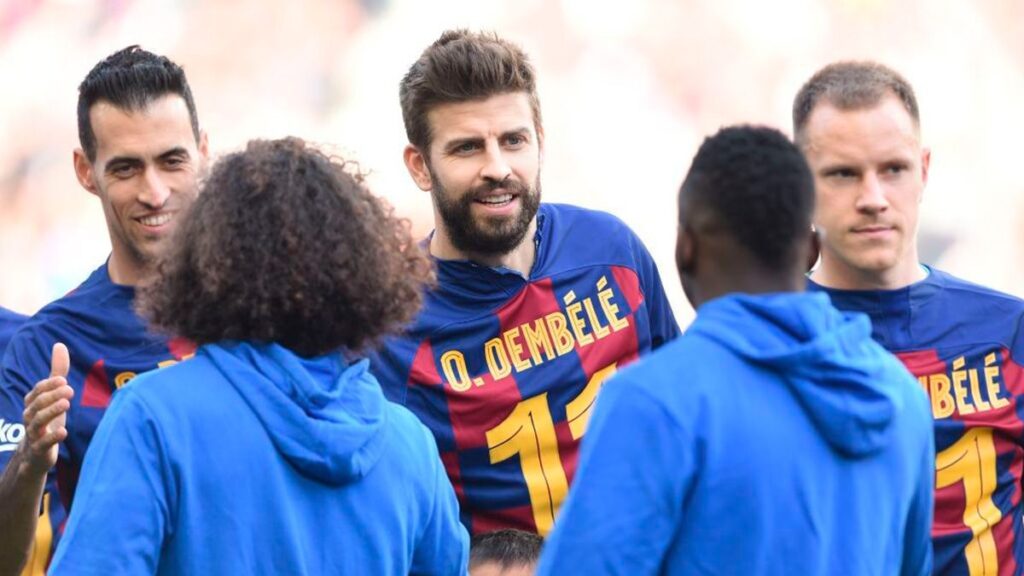 The players of Barça supported Dembélé wearing his shirt