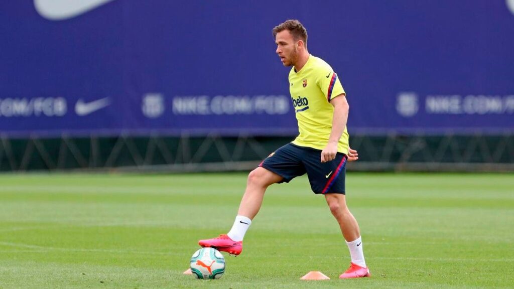 Luis Suárez Miramontes criticises Arthur to defend la Masia