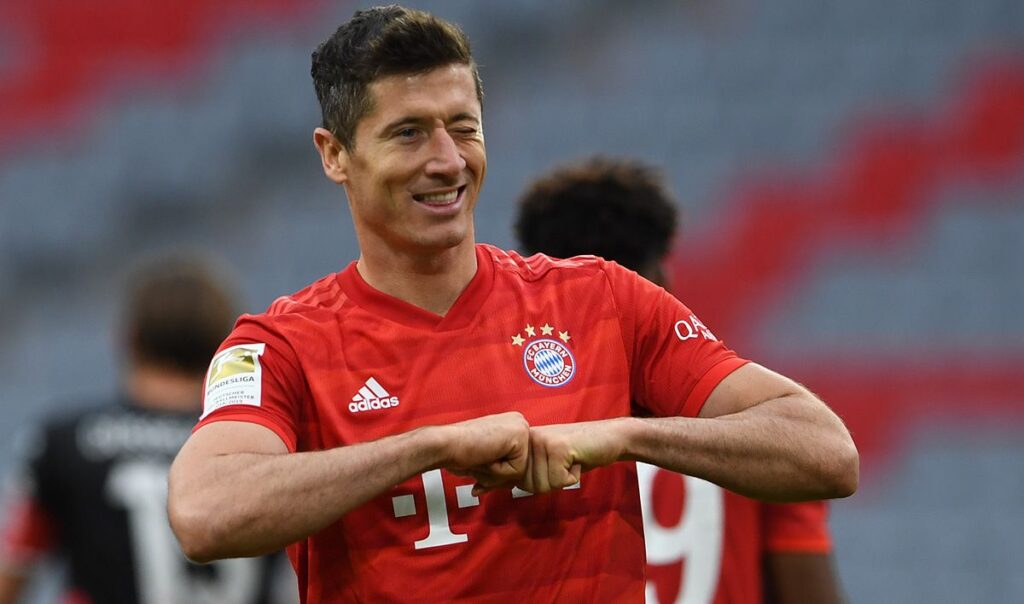 Like this it is the fight by the Boot of Gold: Lewandowski, more leader that never