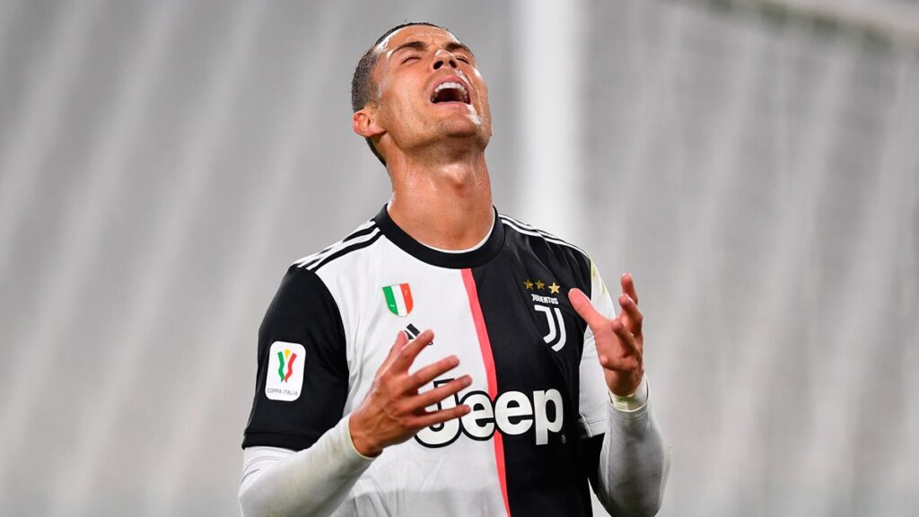 The italian press criticises Cristiano and describes him as “rusty”