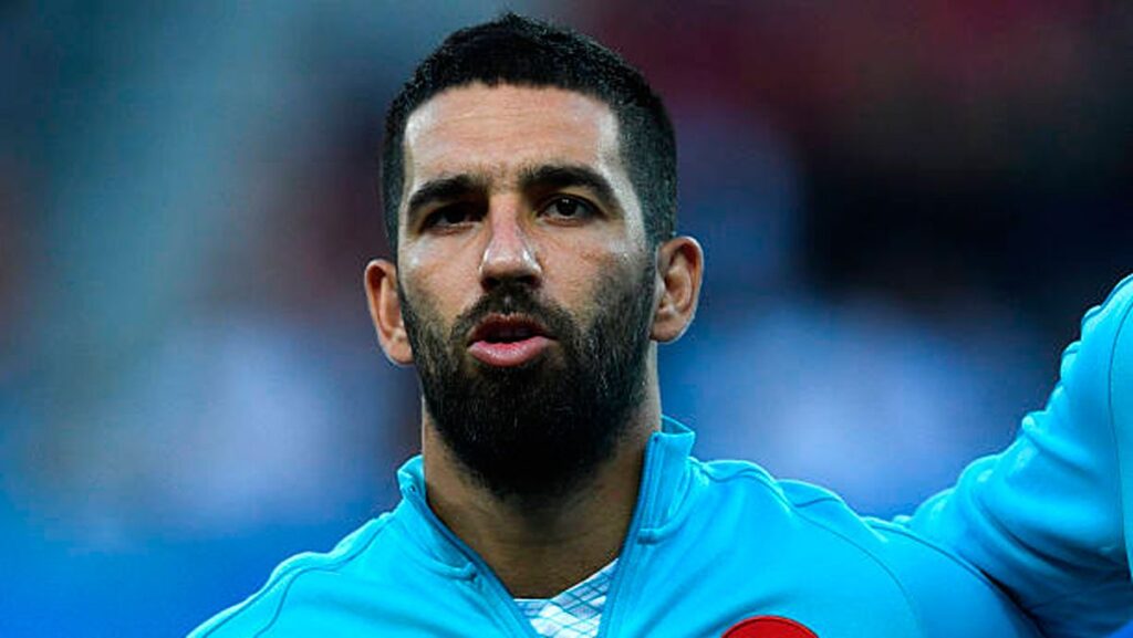 Sad goodbye to Arda Turan at FC Barcelona: his contract ended