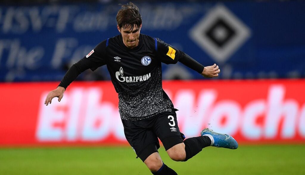 Juan Miranda is emerging as an option to relieve Junior Firpo