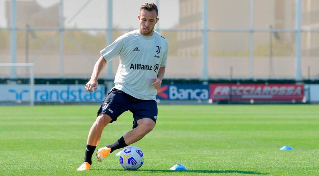 Arthur remembered Barça in his presentation with Juventus