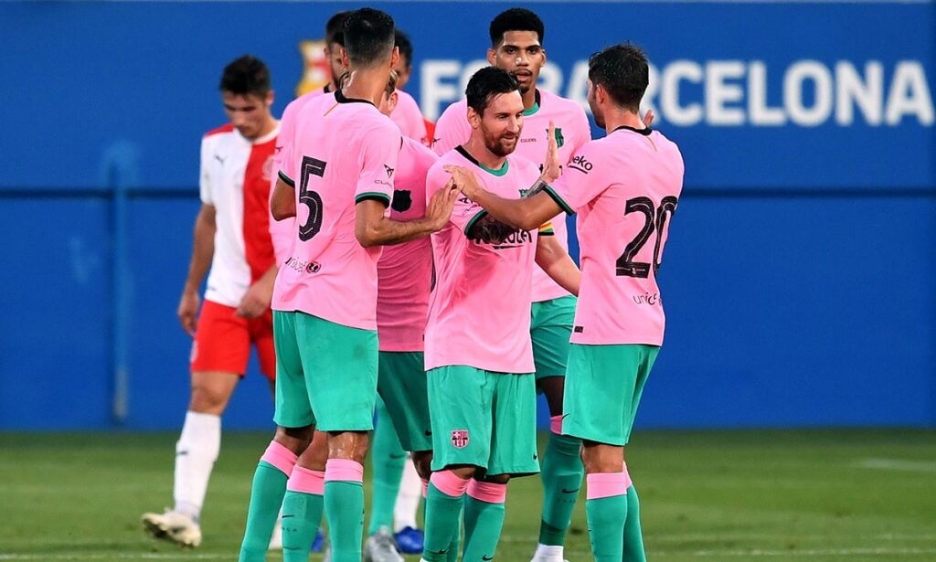 Messi, do not leave us never: What a goal from out of the pitch with the right foot!