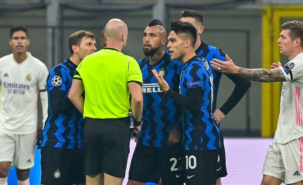 Tremendous anger of Arturo Vidal for his expulsion against Real Madrid