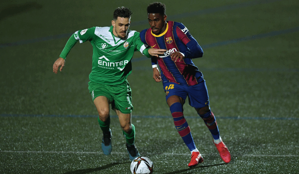 Junior Firpo generated the explosion of Koeman in the extention in front of the Cornellà