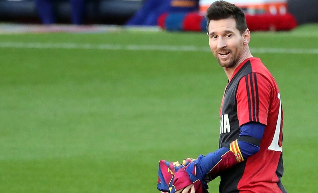 Controversy between Nike and Adidas after the homage of Leo Messi to Maradona