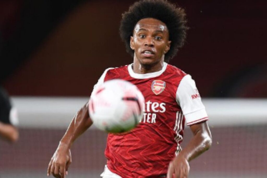 Forward of the Arsenal reports that it received racist messages