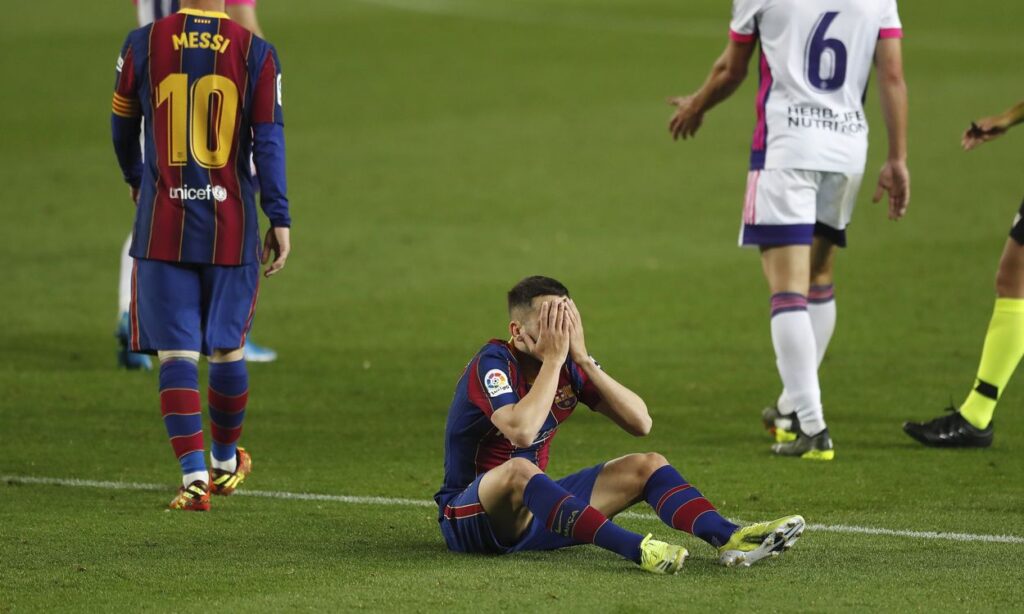 PINBALL: Between Dest and Jordi Alba put the second goal of the Real Madrid