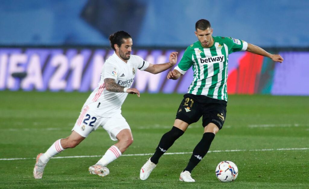 Isco Continues without convincing to Zidane after his last apparition