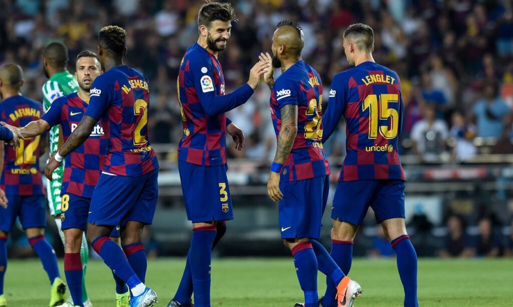 Vidal and Piqué revive his good realción in Instagram