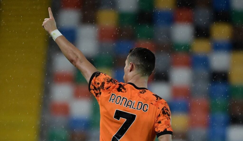 Cristiano Ronaldo follows devouring records and positions with Messi for the Balloon of Gold