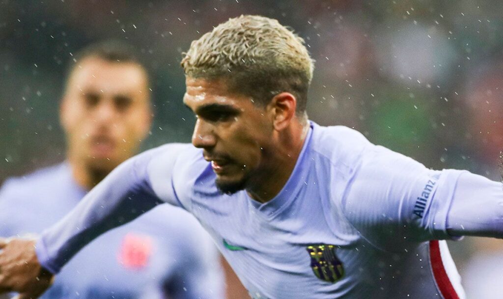 Ronald Araújo, the rival and accomplice for Eric García