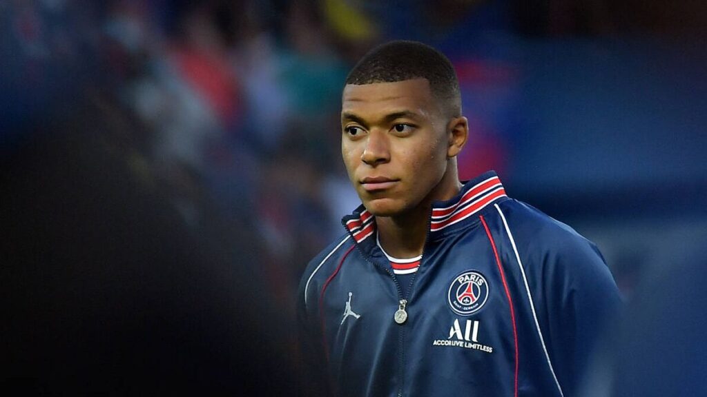 The Real Madrid presents a new offer by Kylian Mbappé