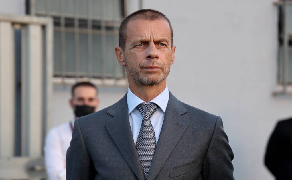 The UEFA puts him restrictions to the Ajax in European competitions