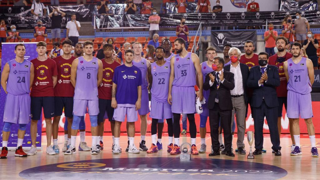 The Madrid traces back, wins to the Barça and carries  the Supercopa (83-88)