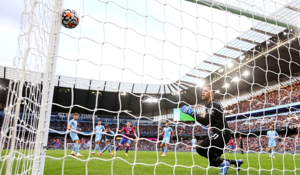 The City derails  after hard estocada of Crystal Palace