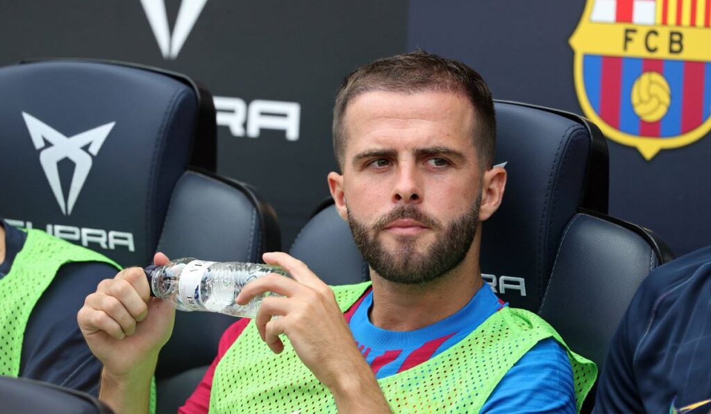 Pjanic Adds  to the farewells culés to Koeman