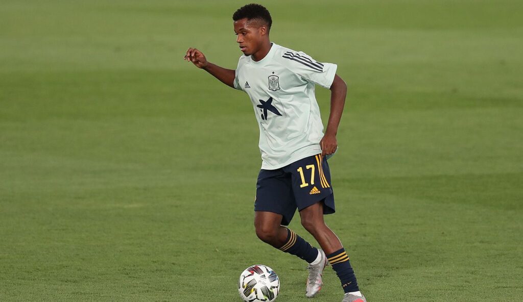 Luis Enrique recovers Ansu Fati in a list with five Barça players