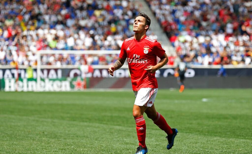 Grimaldo wins  to the fans of the Benfica of face to the crash in front of the Barça