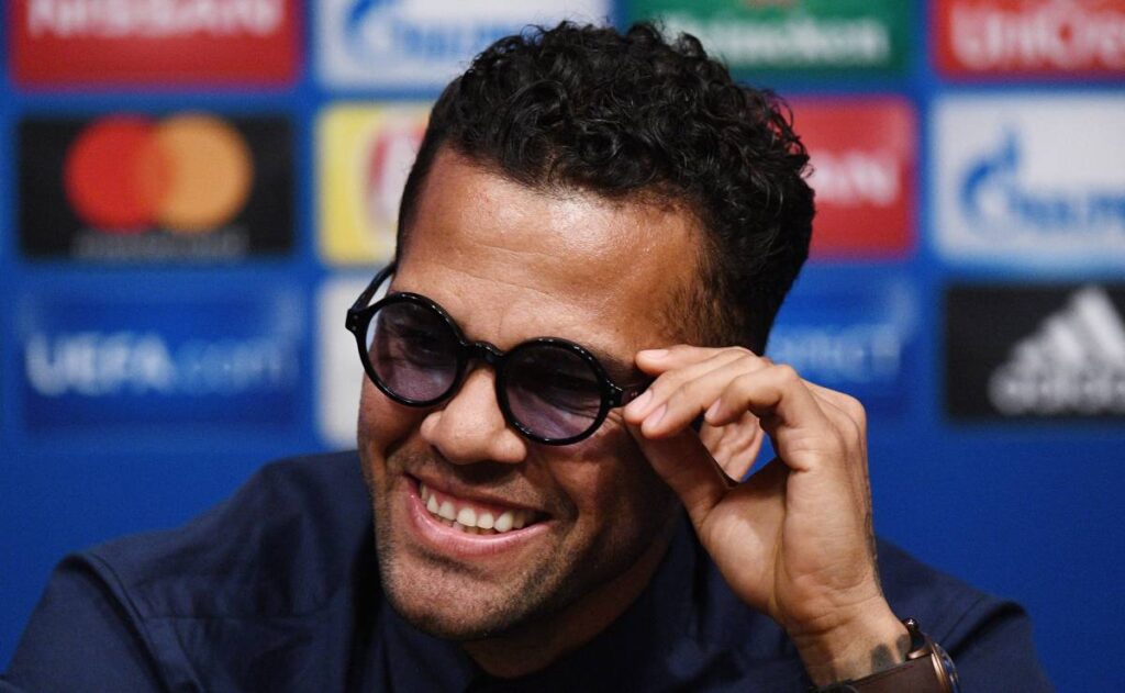 Dani Alves, home after five years and enormous costs for fichar a side