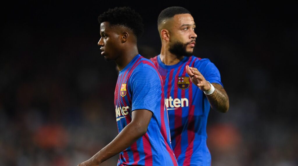 Ansu and Memphis, alone in the face of danger after the loss of Kun Agüero