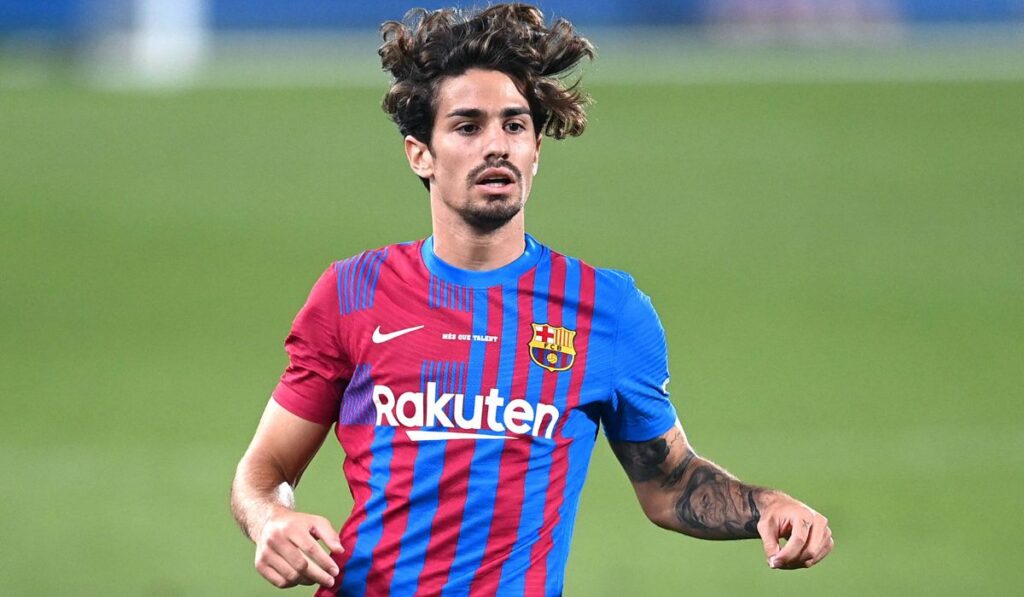 Hill debuted with the Granada against his Barça causing the red to Gavi