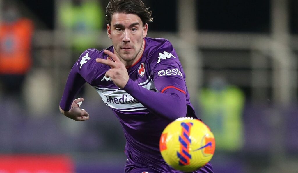 Vlahovic, the plan B, also moves away of the Barcelona