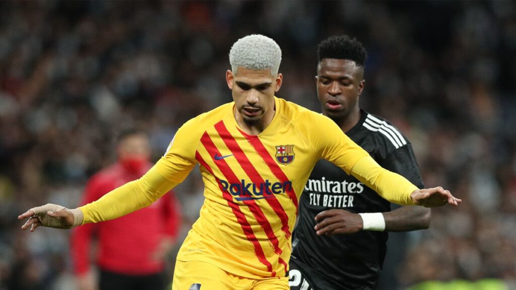 The two factors that could bring Araújo’s renewal with Barça closer