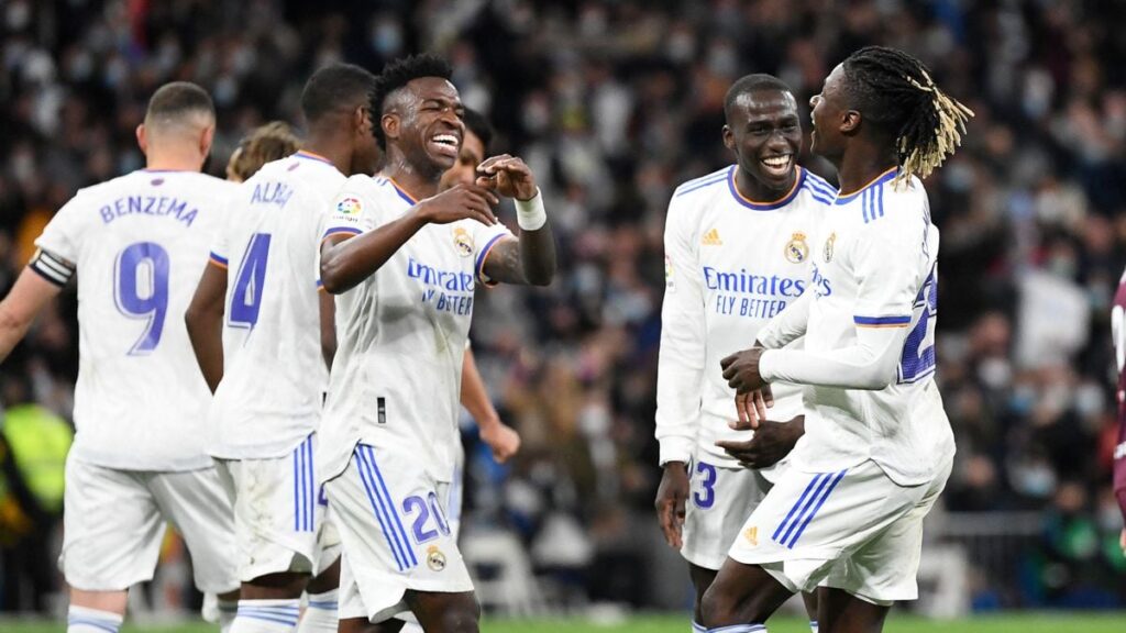 Madrid come back and thrash Real Sociedad (4-1) to strike a blow in LaLiga