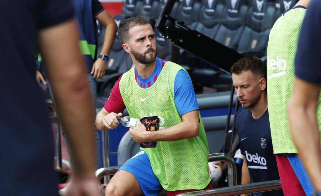 From Italy they watch Pjanic with a Barça very willing to sell him