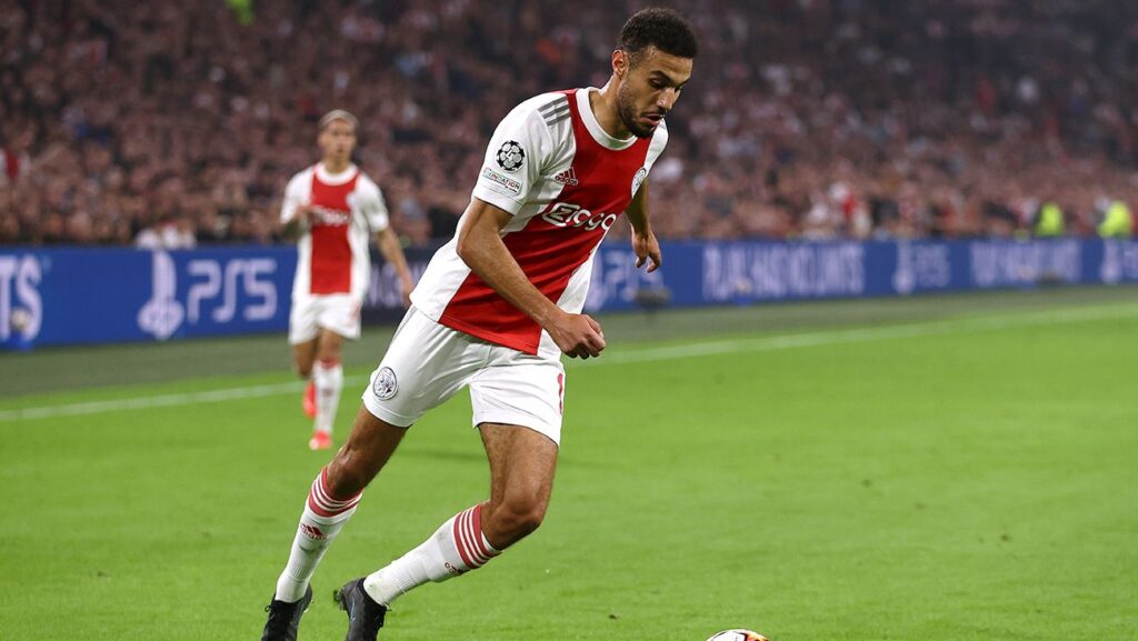 ‘Coup’ in Barça’s plans: Mazraoui would have decided on Bayern