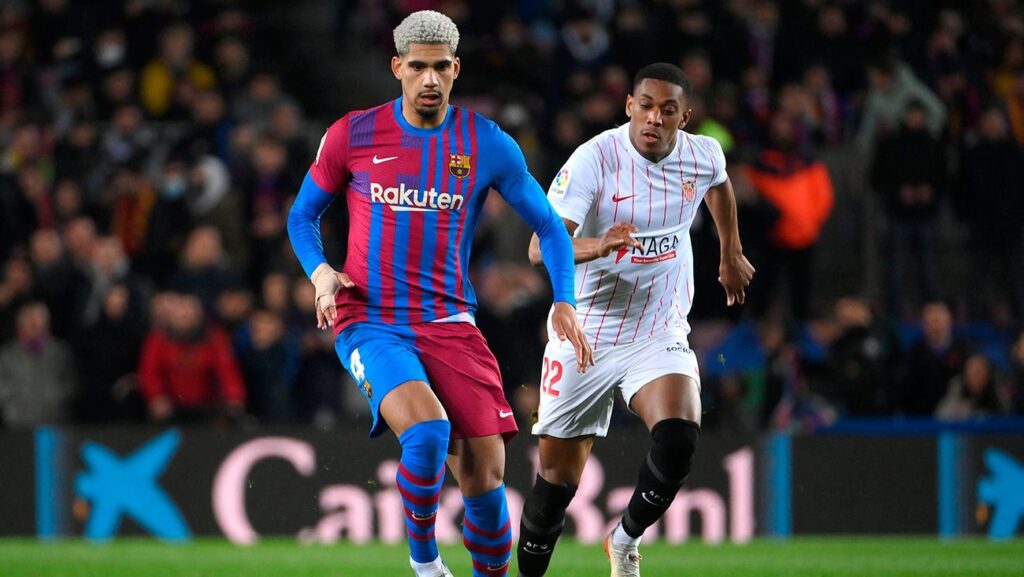 The delay of the renewal of Araújo does not worry Barça