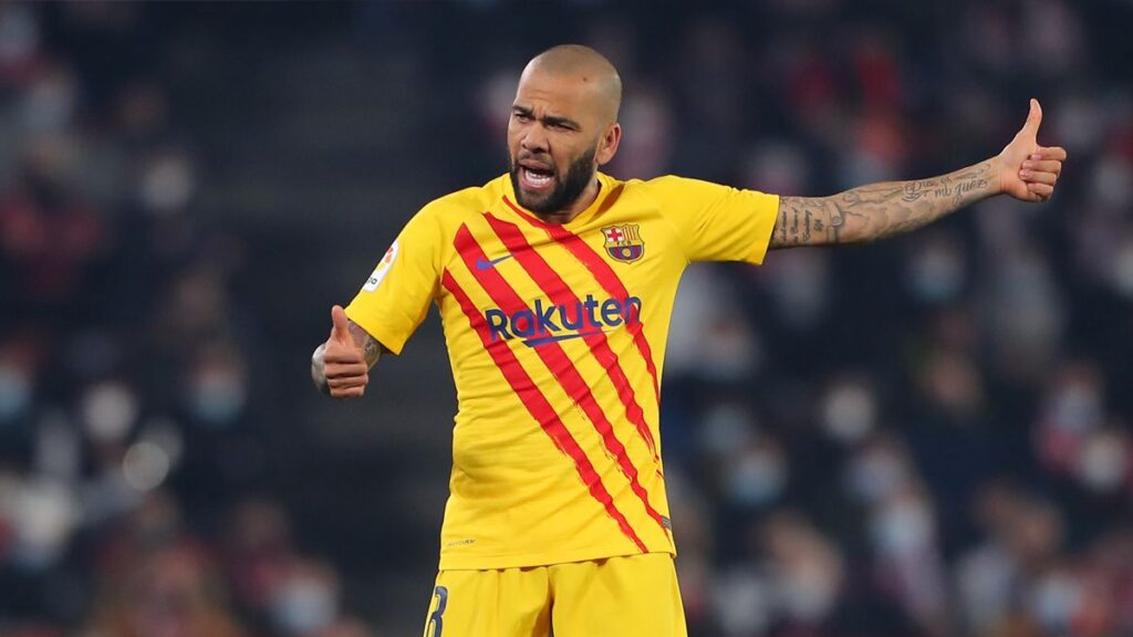 Dani Alves ‘stokes’ Barça for the mentality of its players
