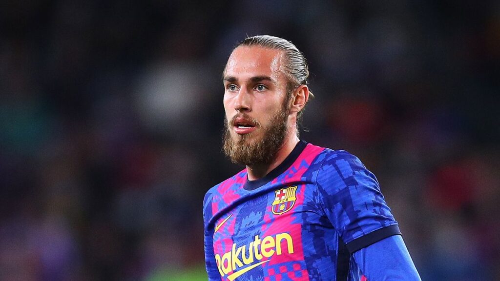 Mingueza knows that he will not continue in a Barça that is already looking for his destiny