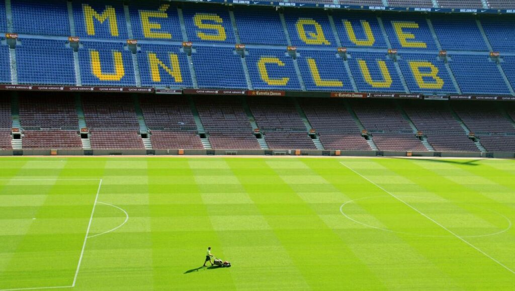 It plays like the Barça in these on-line games