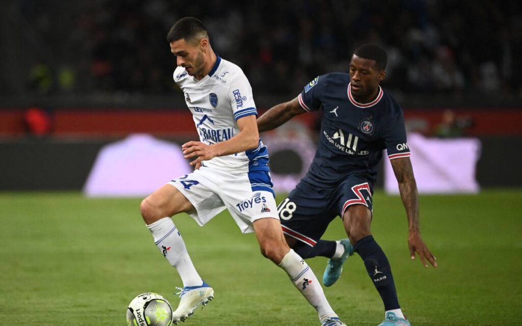 Wijnaldum, very close to reaching Mourinho’s Roma