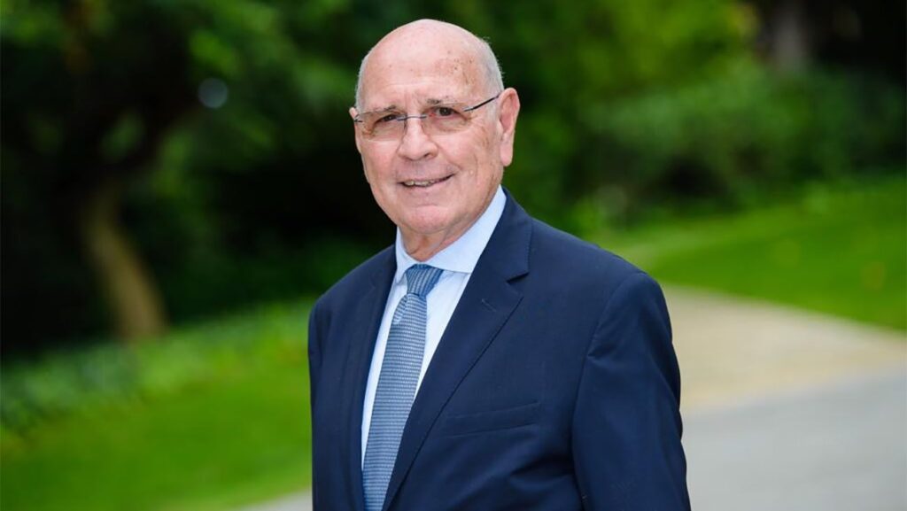 A former Barça player says it is “irreversible” for the club to become an S.A.