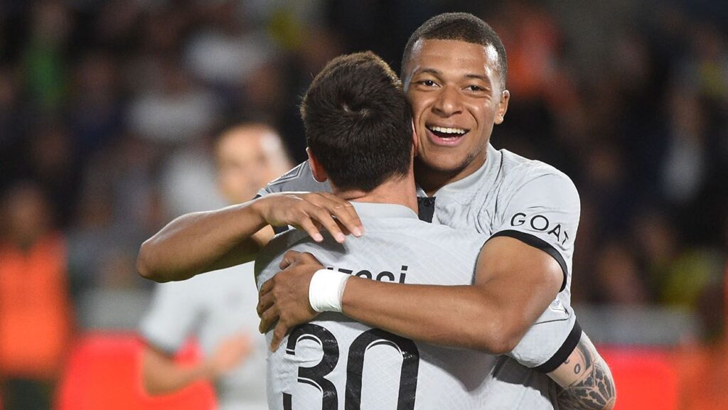 PSG have fun to the rhythm of Mbappé and Leo Messi