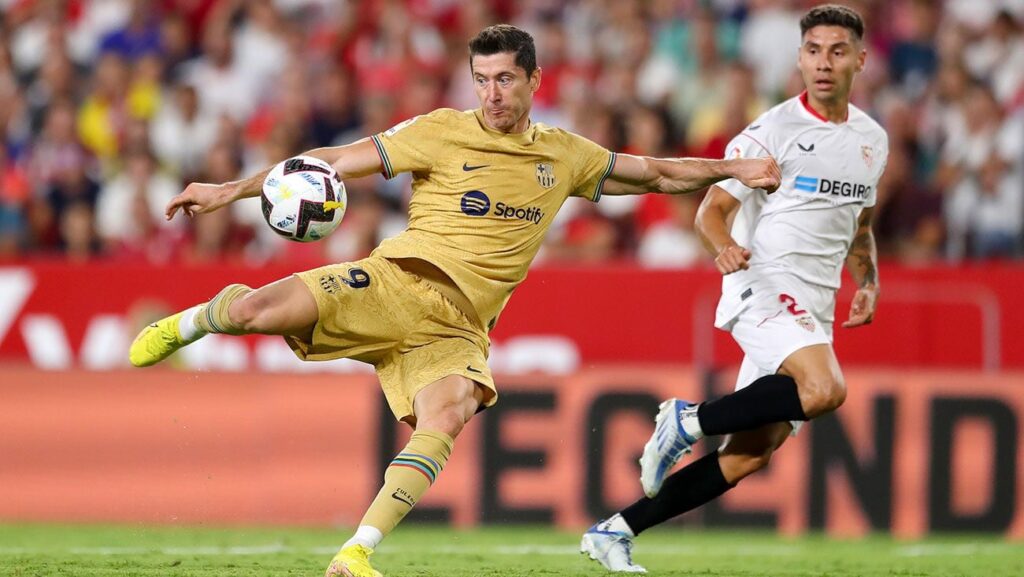 Criticism of Bayern for not having a clear replacement for Lewandowski