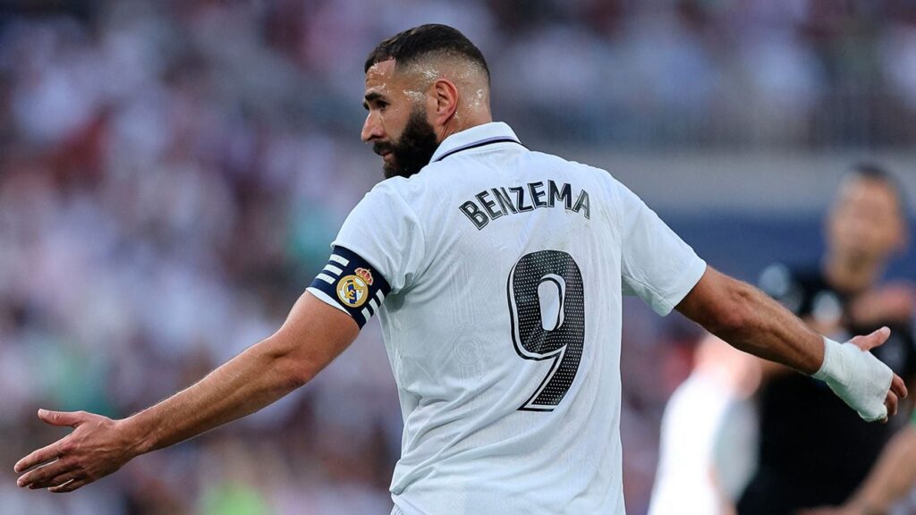 Why did Benzema end up rejecting Barça to stay at Lyon?