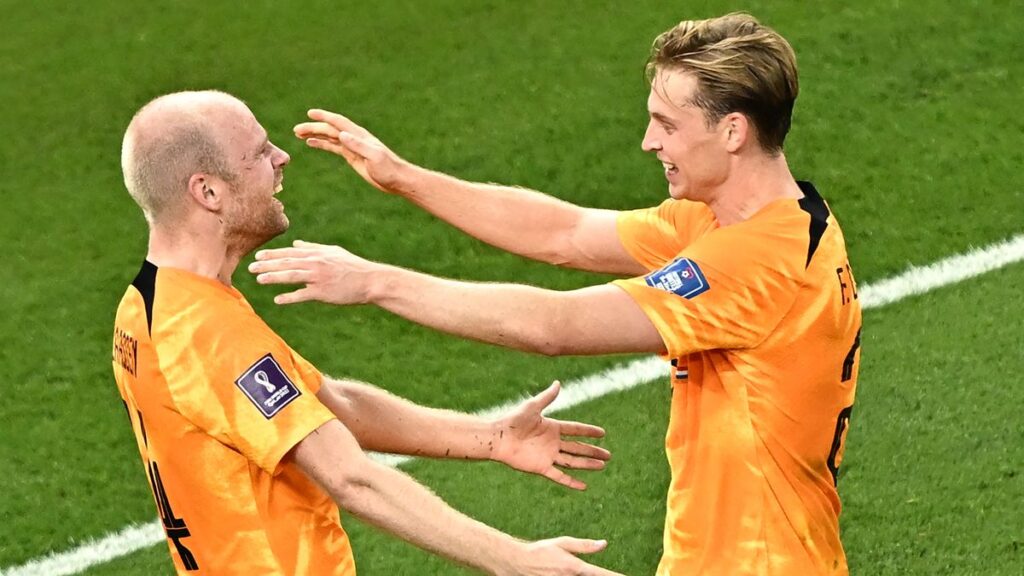 The Netherlands and Ecuador sign the tables in a closely contested match (1-1)