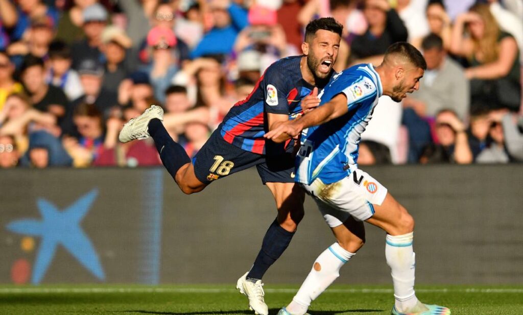 Jordi Alba shows his face after his unfair expulsion