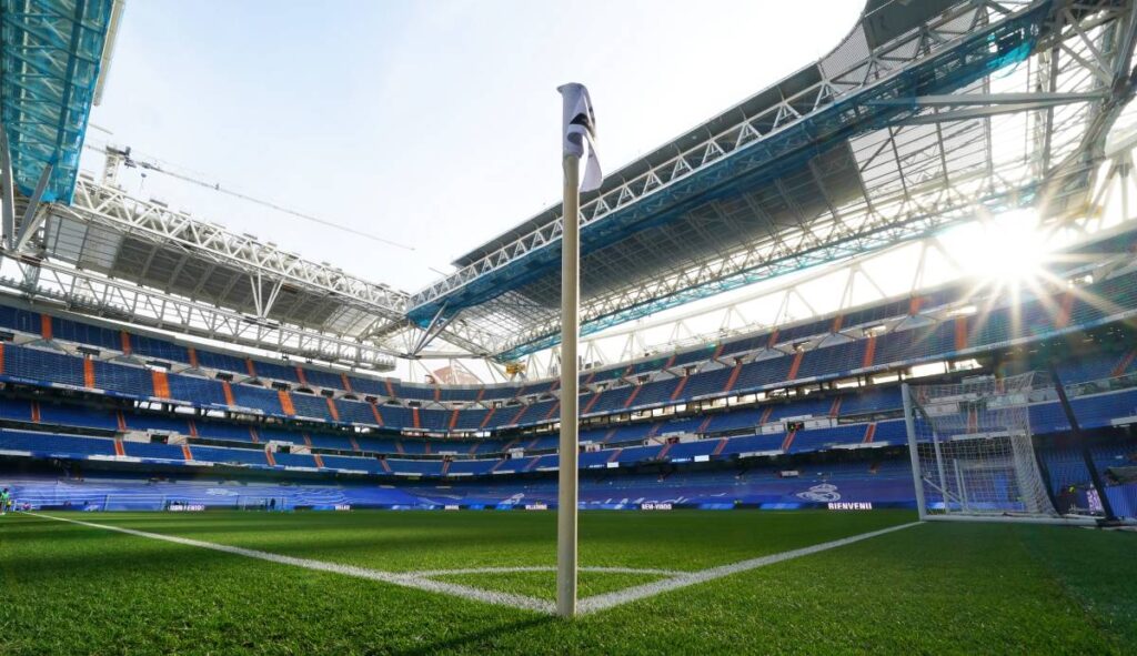The Bernabéu, under construction two months before the first league game