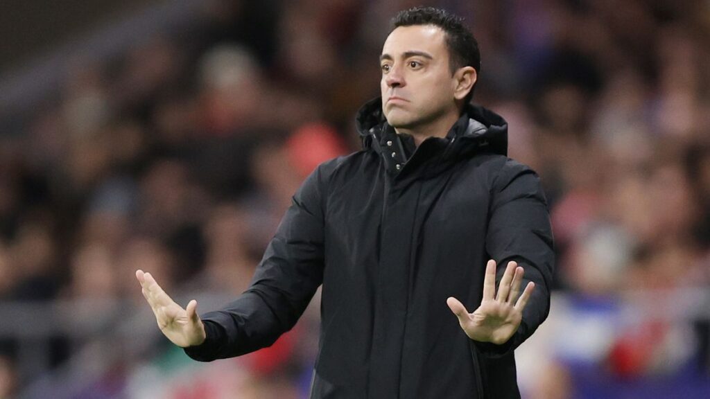 Xavi gets ‘wet’ with the possible departures of Memphis and Raphinha