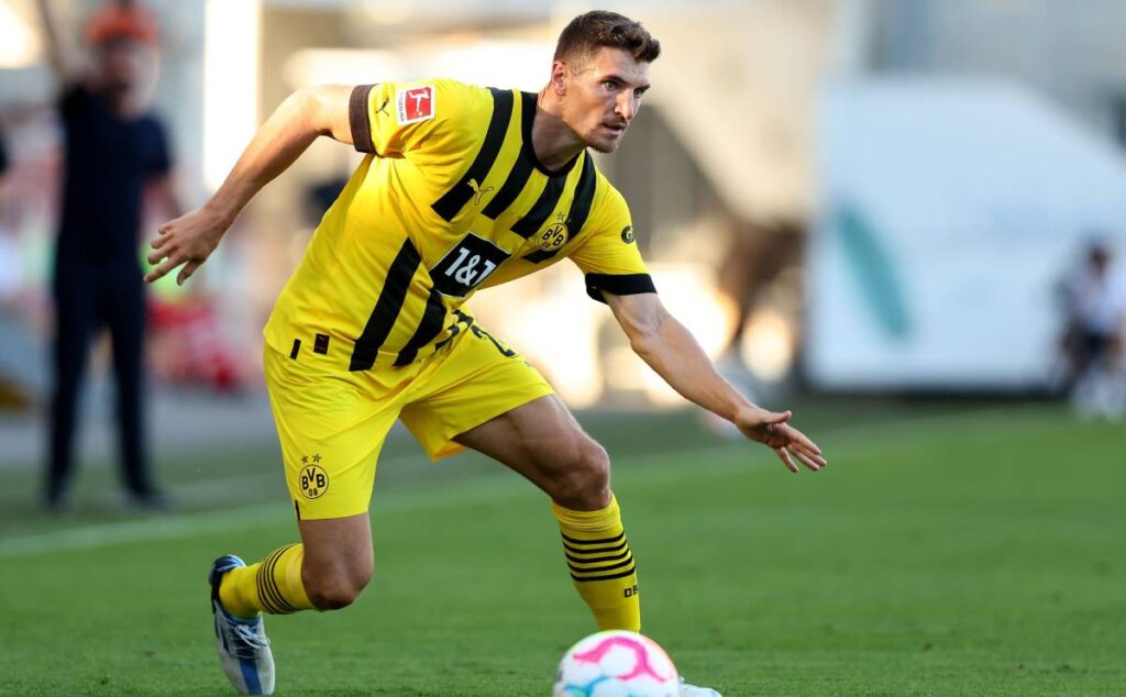 Barça does not rule out Meunier as a possible reinforcement for the right side