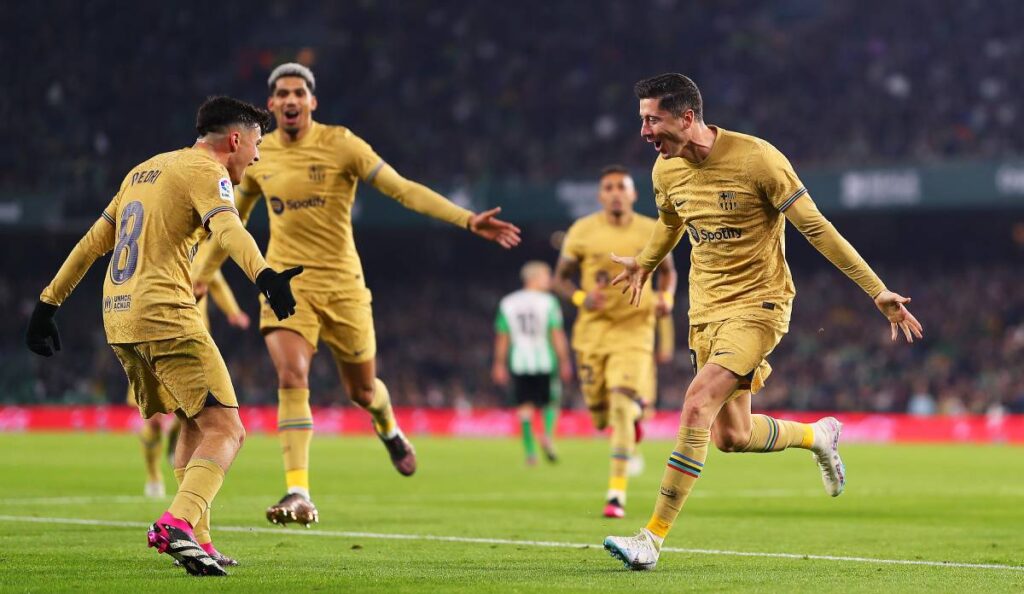 The Pedri-Lewandowski association leads Barça’s attack