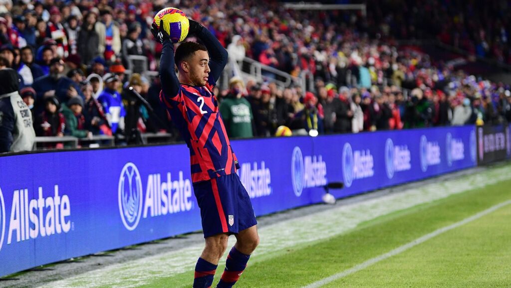 Barça face likely failure in mission to get rid of Sergiño Dest