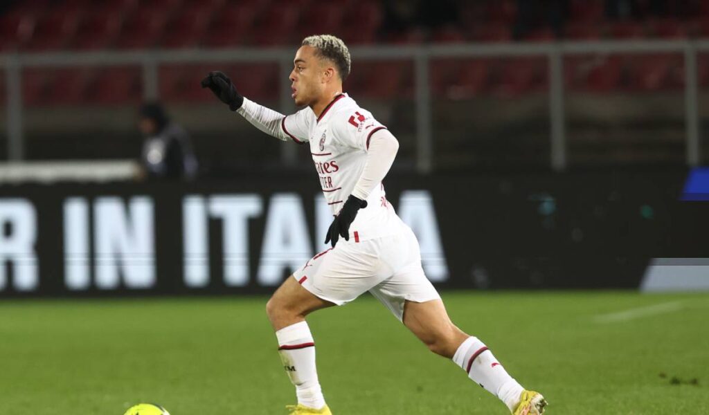 Barça assumes that Sergiño Dest will be another problem to solve this summer