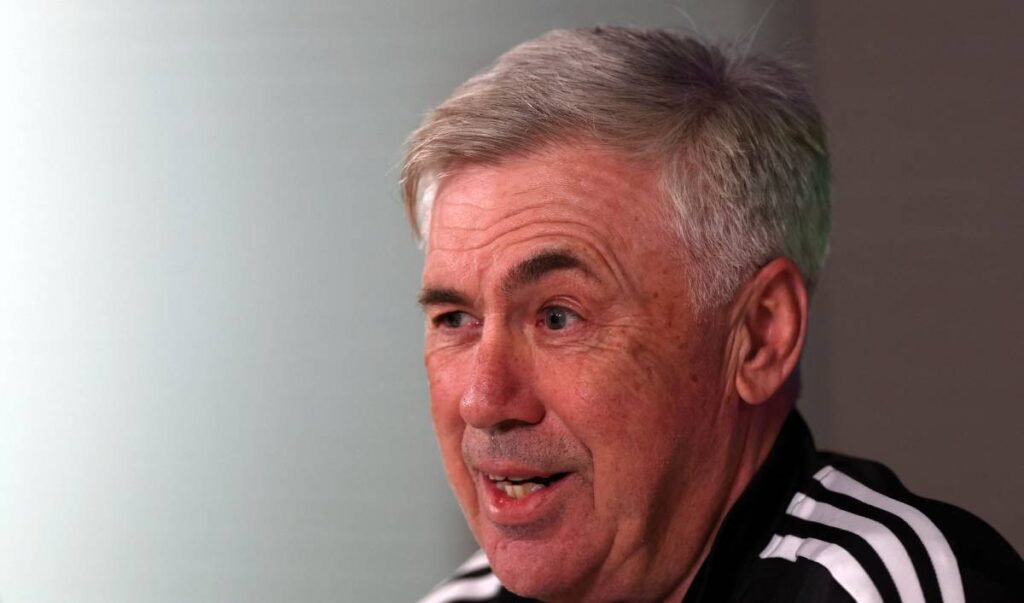 Ancelotti ‘gets wet’ ahead of the Clásico: The absences, the referees, The Best…